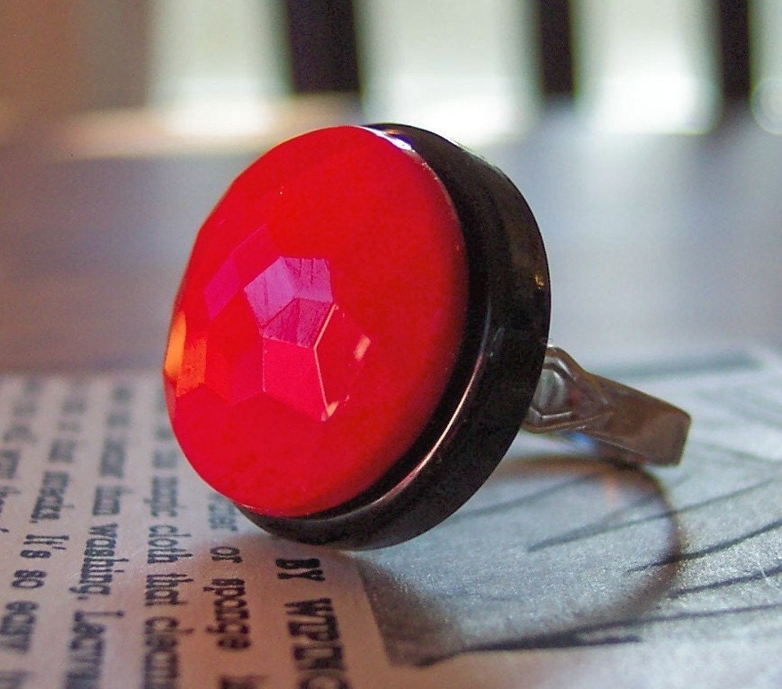 Faceted 50s Vintage Glass Button Ring