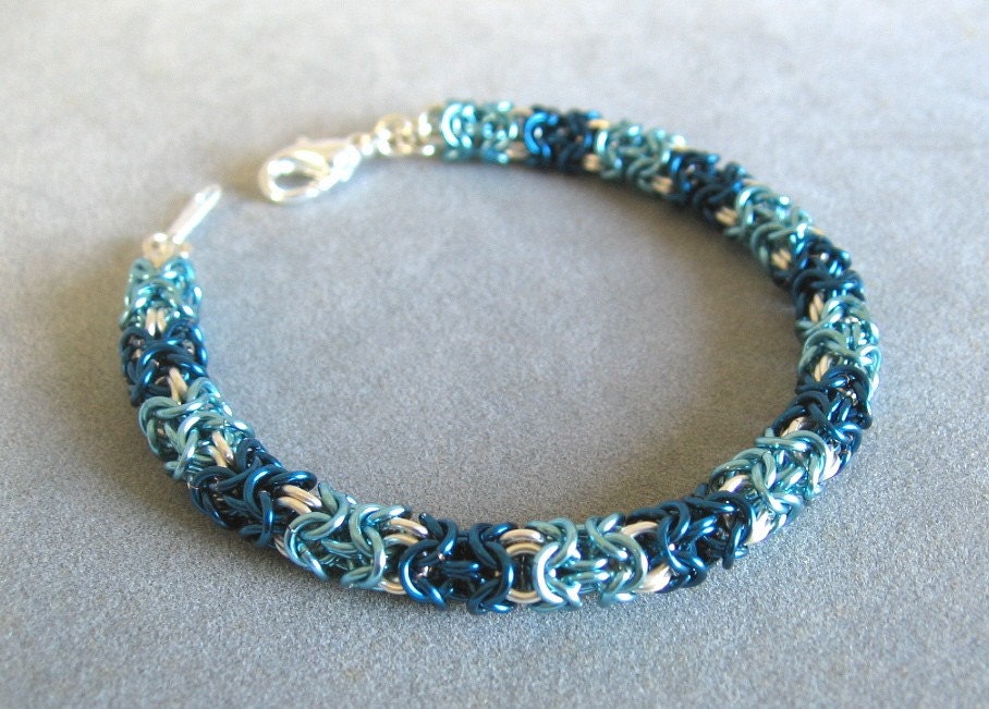blue-green ice blue chainmaille bracelet