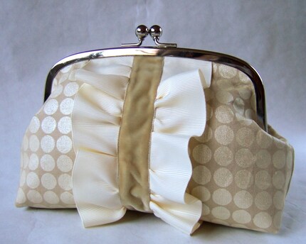 XL frame pouch - pearl dots with velvet and ruffles